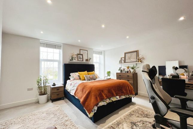 Flat 15, 1 The Old Officers Mess, Major Close, Folkestone photo 4