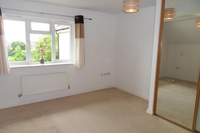 7 Charlton Court, Uxbridge Road, Hayes photo 4