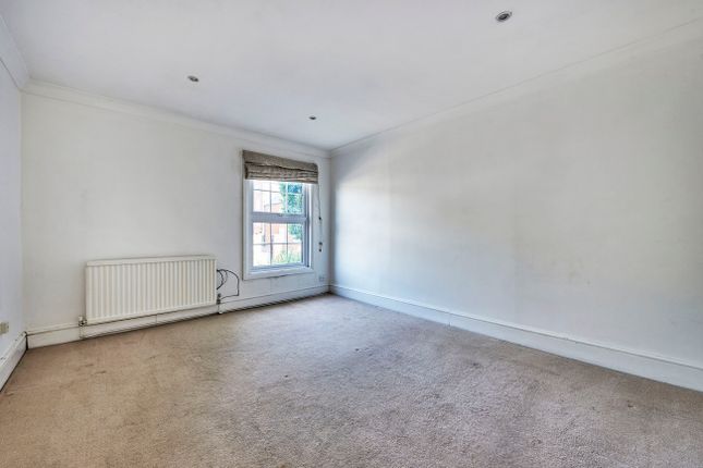 Detached house to rent in Lattimore Road, St Albans, Herts