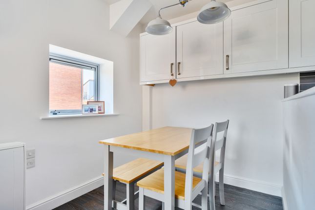 Flat 14, Stanley Court,, Bartholomews Square, Bristol photo 4