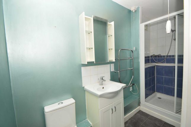 160, Station Road, Addlestone photo 5