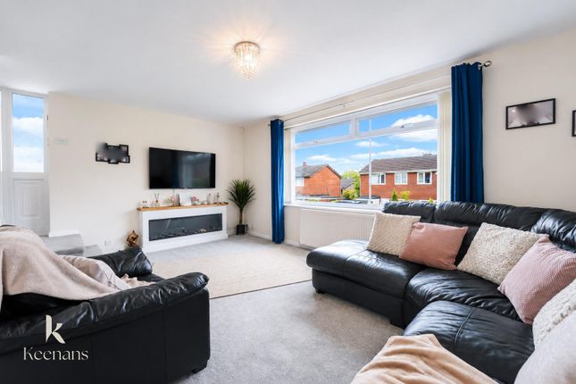 18, Sloane Avenue, Oldham photo 2