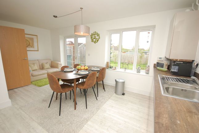 1, Somerset Fields, Farnham photo 4
