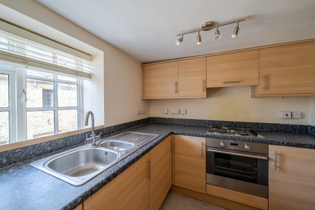 4a, Barton Court, Cirencester photo 2