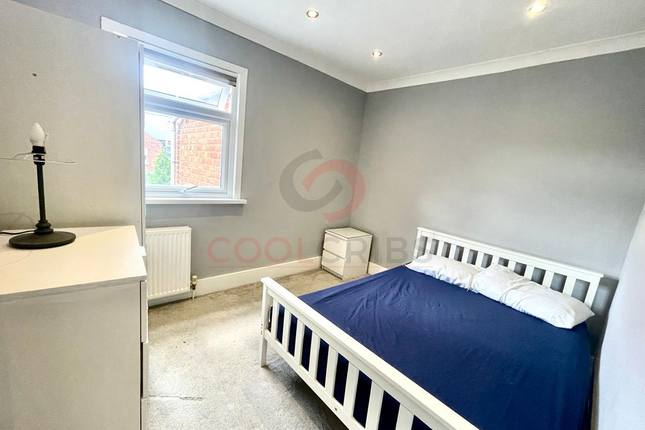 Thumbnail Room to rent in Woodheyes Road, London