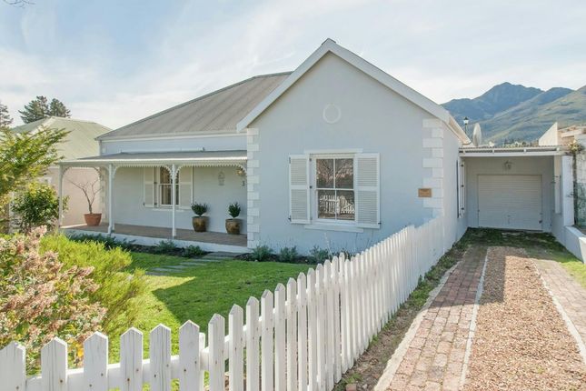 3 Bed Detached House For Sale In 3 Victoria Village Reservoir