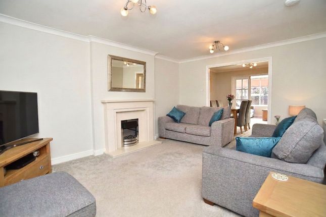 9 Pinewood Gate, Harrogate photo 2