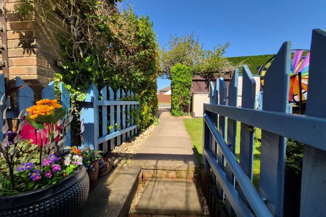 15, Regency Close, Weedon photo 3
