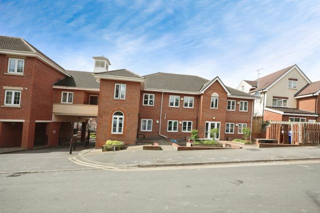 Thumbnail Flat for sale in Coningsby Road, High Wycombe