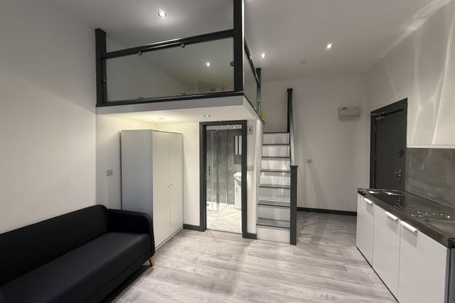 A Delightful Furnished 1-Bedroom Studio Flat, Perfect For A Single Professional Or Couple Seeking Comfort And Convenience.