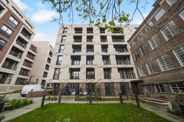 Thumbnail Flat to rent in Ayres House, Crouch End