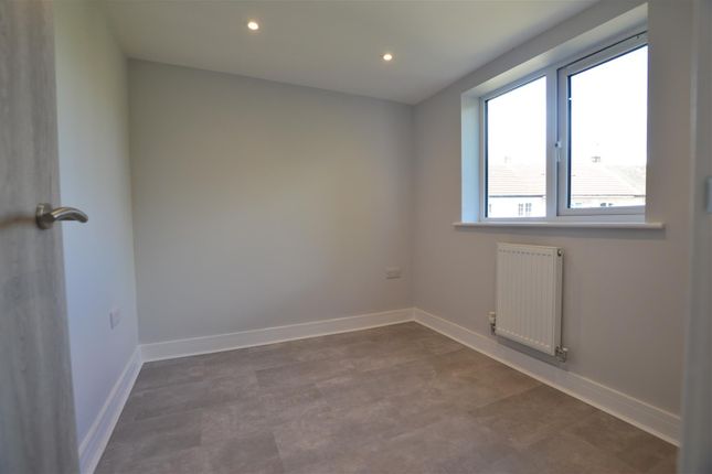 48a, Court Crescent, Slough photo 5