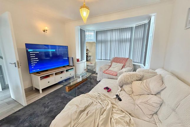 2, Shaldon Road, Edgware photo 3