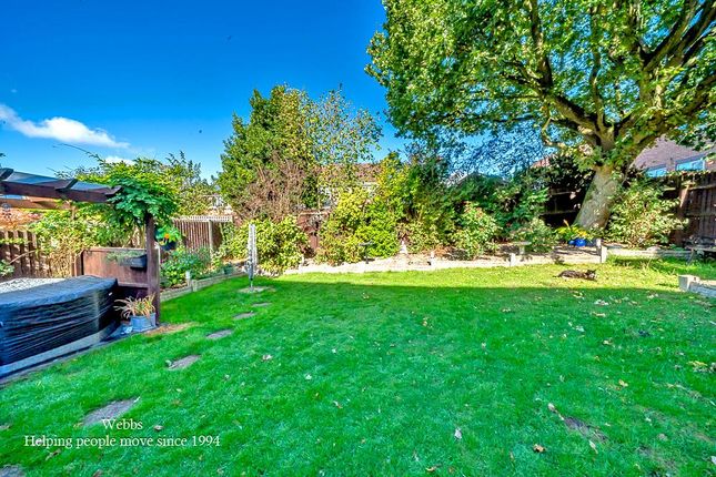 7, Albany Drive, Cannock photo 4
