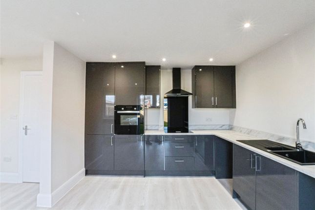 8, Moorland Road, Lancashire photo 4