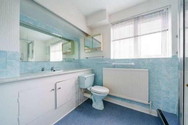 Flat for sale in Eversleigh, Buckingham Close, South West London