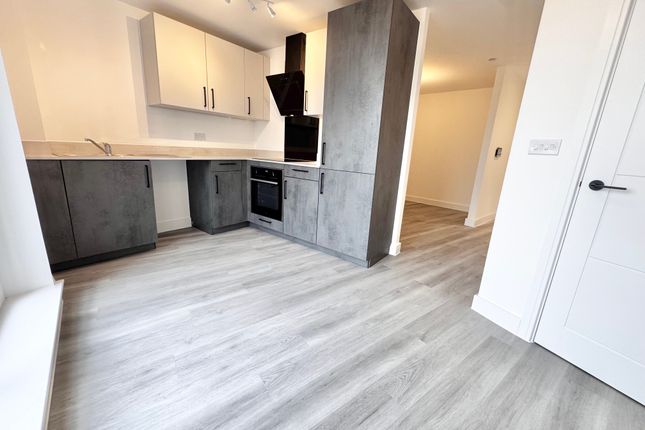 1-bed flat on POOLE, £850/mo