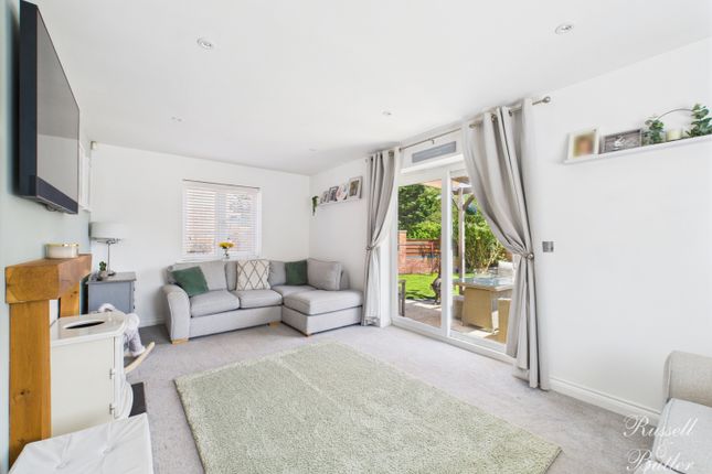 14a, Hayes Road, Milton Keynes photo 2
