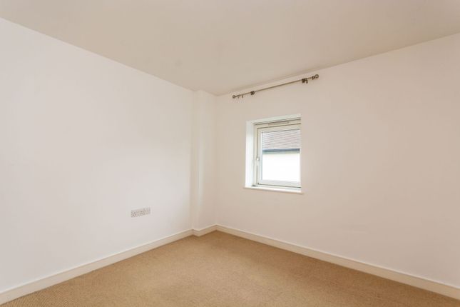 Oak Tree Gardens, Guildford photo 4