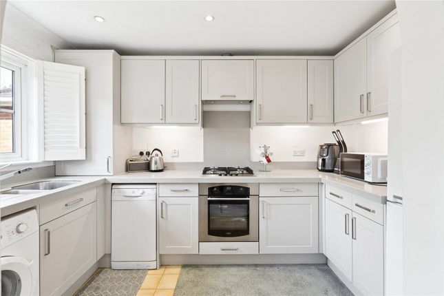 7, Kiln Close, Berkhamsted photo 4