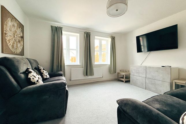 25, Barben Avenue, York photo 3