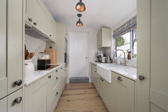 12, Woodlawn Street, Whitstable photo 2