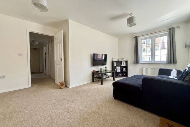 14, Typhoon Way, Brockworth photo 2
