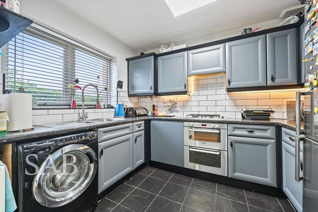 20 Taywood Road, Northolt photo 2