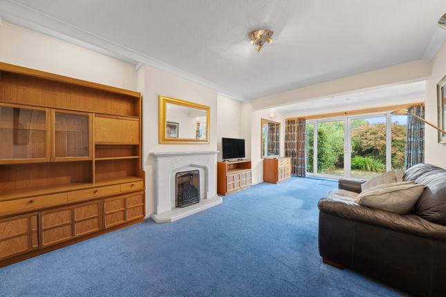 20, Fieldhurst Close, Surrey photo 2