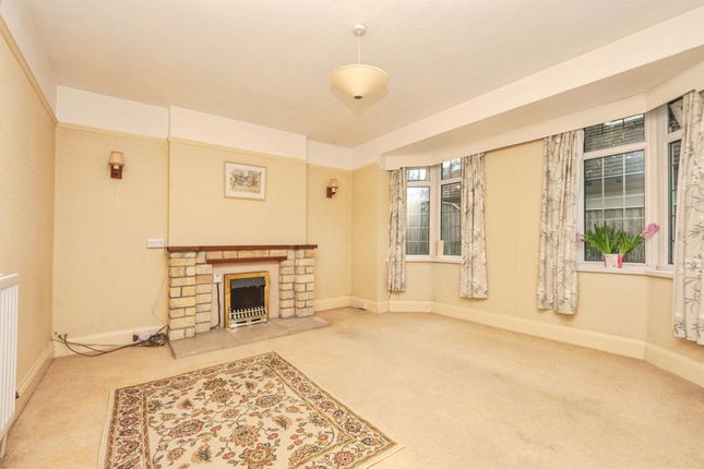 16, Melcombe Avenue, Weymouth photo 4