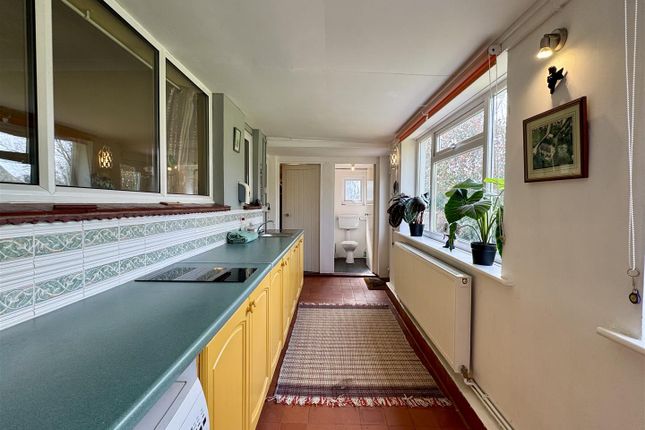 Breakfast Room/Utility