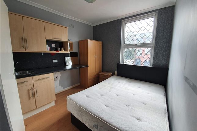 Room to rent in Station Road, Room 4, Winchmore Hill, London