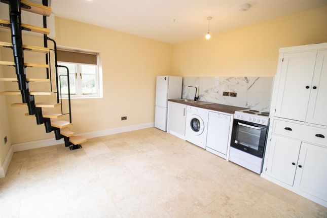 Thumbnail Flat to rent in Braintree Road, Sible Hedingham, Halstead