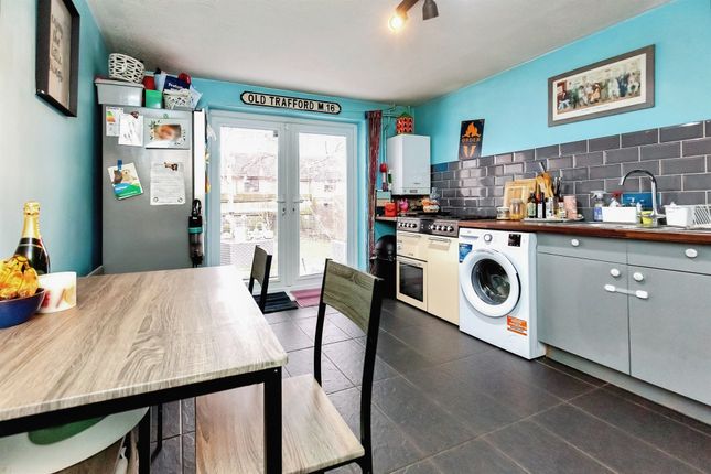 39, Lupin Close, Kettering photo 4