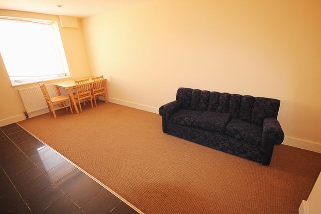 Flat 23 Balfour House 394-398,, High Road, Essex photo 5