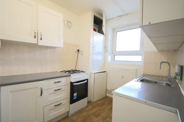 Flat 8, Batson House, Fairclough Street, London photo 4