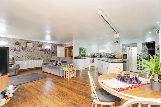 Rosebank, 11, Hill Close, Norfolk photo 3