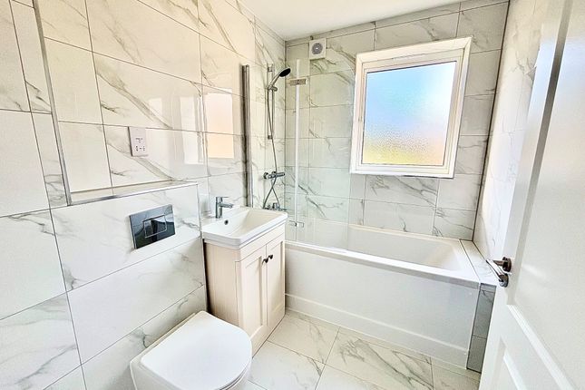 3-bed house on ., London, £2,750/mo