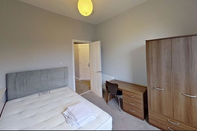 Flat 3F1, 20, Cathcart Place, Edinburgh photo 3