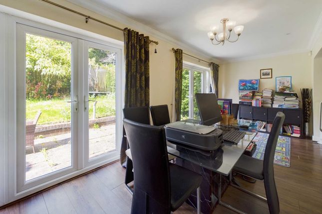 Semi-detached house for sale in Glendale, Boxmoor