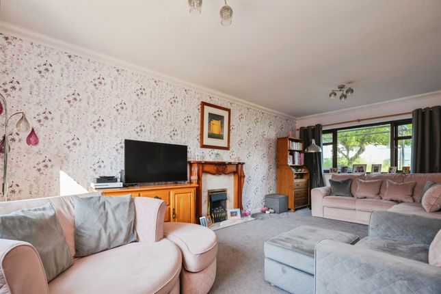 10, Rosewood Court, Middlesbrough photo 3