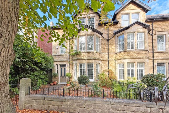 14 St. Marks Avenue, Harrogate photo 2