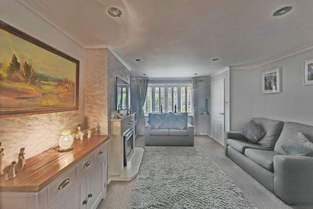 33, Sedgemere Avenue, Crewe photo 2