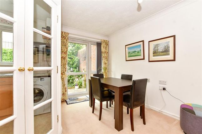 Flat for sale in Cavendish Road, Sutton, Surrey