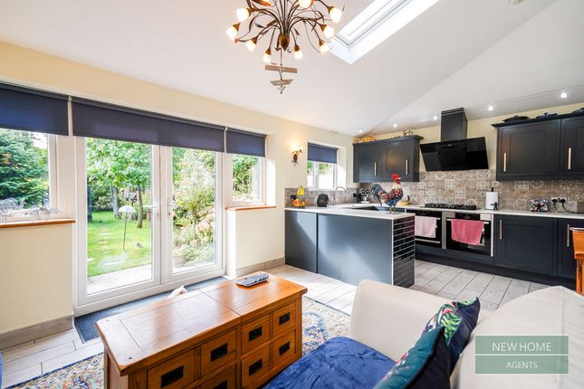 15, Crawshaw Grove, Sheffield photo 2