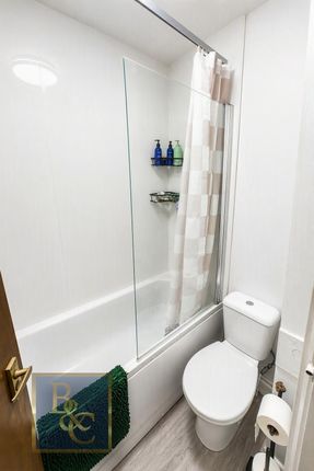 Flat 3 343, Royal College Street, Camden photo 5
