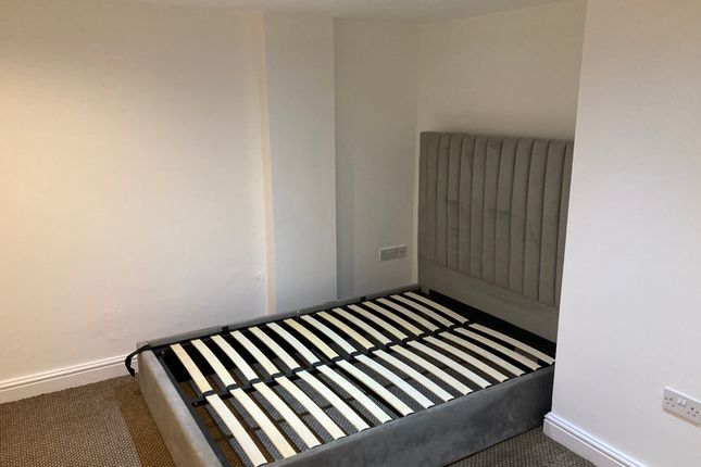 Flat 8, 5-7, High Street, Stone photo 4
