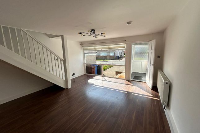 25, Pitroddie Gardens, Dundee photo 2