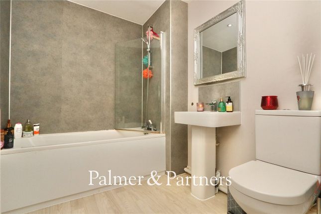 Flat 22 Ravens Place, 218, Hawthorn Drive, Suffolk photo 2
