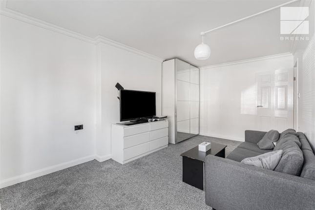 Flat 15, St. Andrew's Court, St. Andrew's Road, London photo 4